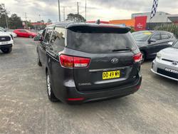 2017 KIA
                CARNIVAL S