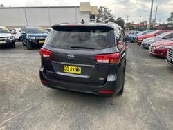 2017 KIA
                CARNIVAL S