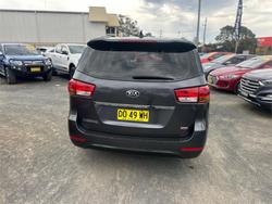 2017 KIA
                CARNIVAL S