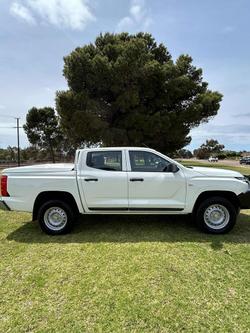 2024 Mitsubishi Triton GLX