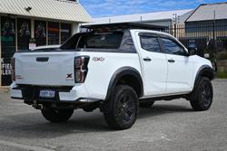 2022 Isuzu
D-MAX X-TERRAIN