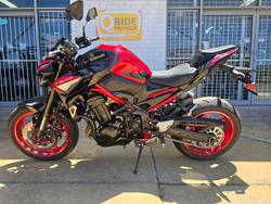 2024 Kawasaki Z900 (ZR900) Red