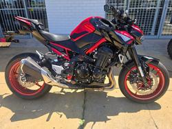 Kawasaki Z900 (ZR900)