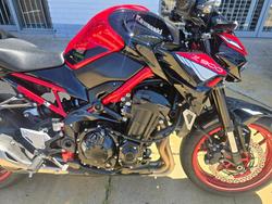2024 Kawasaki Z900 (ZR900) Red
