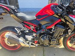 2024 Kawasaki Z900 (ZR900) Red