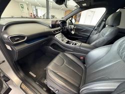 2022 Hyundai
Santa Fe Hybrid Highlander