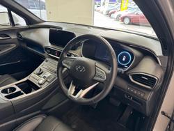 2022 Hyundai
Santa Fe Hybrid Highlander