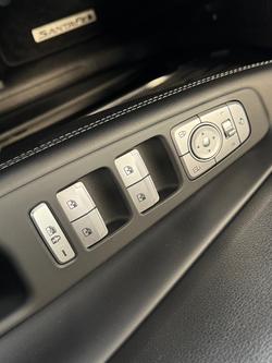 2022 Hyundai
Santa Fe Hybrid Highlander