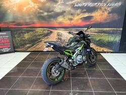 Kawasaki ZR 900