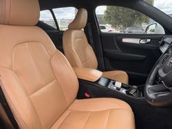 2019 Volvo XC40 T4 Momentum