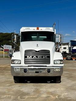 2010 Mack Metro-Liner 8X4 Hardox Steel Tipper Truck