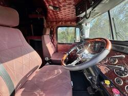 2010 Kenworth
T908 50-Inch Bunk, Cummins Isx, 694K Kms, 18Sp