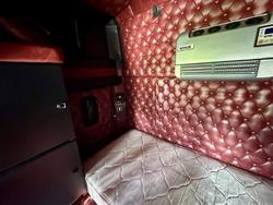 2010 Kenworth
T908 50-Inch Bunk, Cummins Isx, 694K Kms, 18Sp