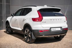2025 Volvo XC40 Ultra B4 Dark
