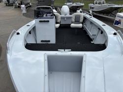 2026 QUINTREX 490 Renegade SC