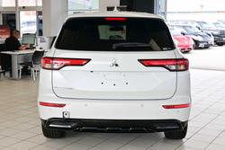 2024 Mitsubishi Outlander Black Edition