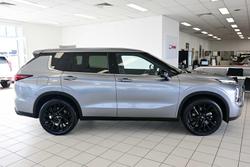 2023 Mitsubishi Outlander LS Black Edition