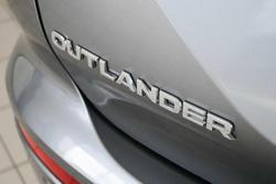 2023 Mitsubishi
Outlander LS Black Edition