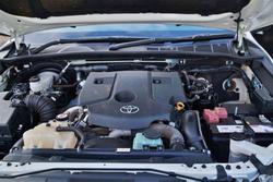 2022 Toyota Hilux SR