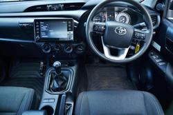 2022 Toyota Hilux SR