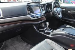 2017 Toyota
                Kluger Grande