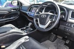 2017 Toyota
                Kluger Grande