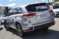 2017 Toyota
                Kluger Grande