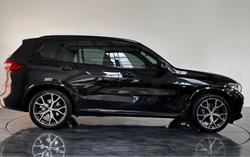 2022 BMW X5 xDrive30d M Sport G05 4X4 Constant Black Sapphire