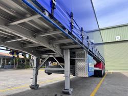 2013 Krueger
St3 22 Pallet Sd Curtain Sider