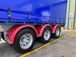 2013 Krueger
St3 22 Pallet Sd Curtain Sider