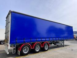2013 Krueger
St3 22 Pallet Sd Curtain Sider