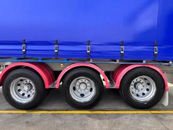 2013 Krueger
St3 22 Pallet Sd Curtain Sider