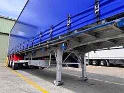 2013 Krueger
St3 22 Pallet Sd Curtain Sider