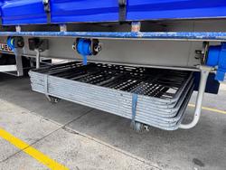 2013 Krueger
St3 22 Pallet Sd Curtain Sider