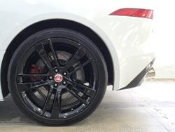 2015 Jaguar
F-TYPE R