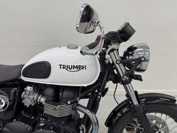 2015 Triumph THRUXTON 900 White