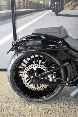 2025 Harley-davidson FXBR BREAKOUT (117) VIVID BLACK