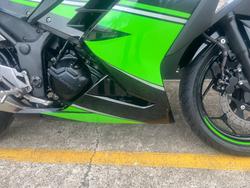 2017 Kawasaki NINJA 300 SE KRT REPLICA GREEN