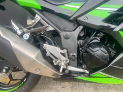 2017 Kawasaki NINJA 300 SE KRT REPLICA GREEN