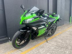 2017 Kawasaki NINJA 300 SE KRT REPLICA GREEN