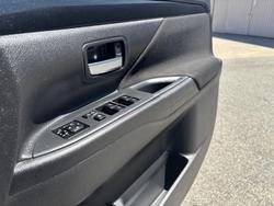 2020 Mitsubishi Outlander ES