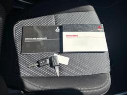 2020 Mitsubishi Outlander ES