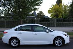 2022 Toyota Corolla Ascent Sport Hybrid ZWE211R Glacier White