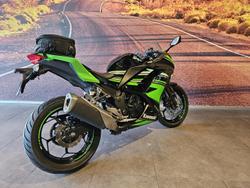 2017 Kawasaki Ninja 300 ABS (EX300B) Ninja Green