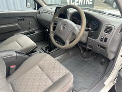 2005 Nissan Navara DX D22 MY03 4X4 Polar White