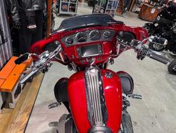 2016 Harley-davidson CVO STREET GLIDE Atomic Red with Candy Apple Flames (Red)