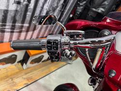 2016 Harley-davidson CVO STREET GLIDE Atomic Red with Candy Apple Flames (Red)