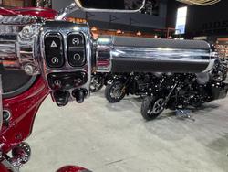 2016 Harley-davidson CVO STREET GLIDE Atomic Red with Candy Apple Flames (Red)