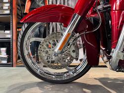 2016 Harley-davidson CVO STREET GLIDE Atomic Red with Candy Apple Flames (Red)