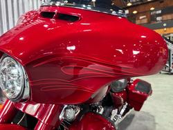 2016 Harley-davidson CVO STREET GLIDE Atomic Red with Candy Apple Flames (Red)